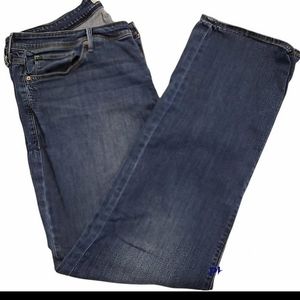 Levi's 512 Perfectly Shaping Straight Leg